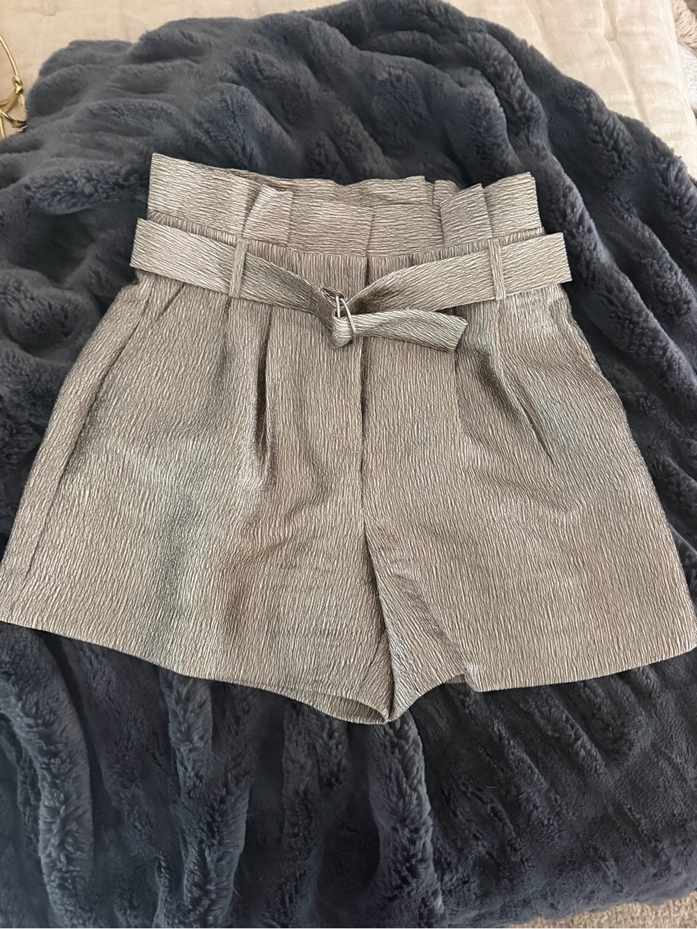 Express High-Waist Textured Shorts in Light Gray with Belt